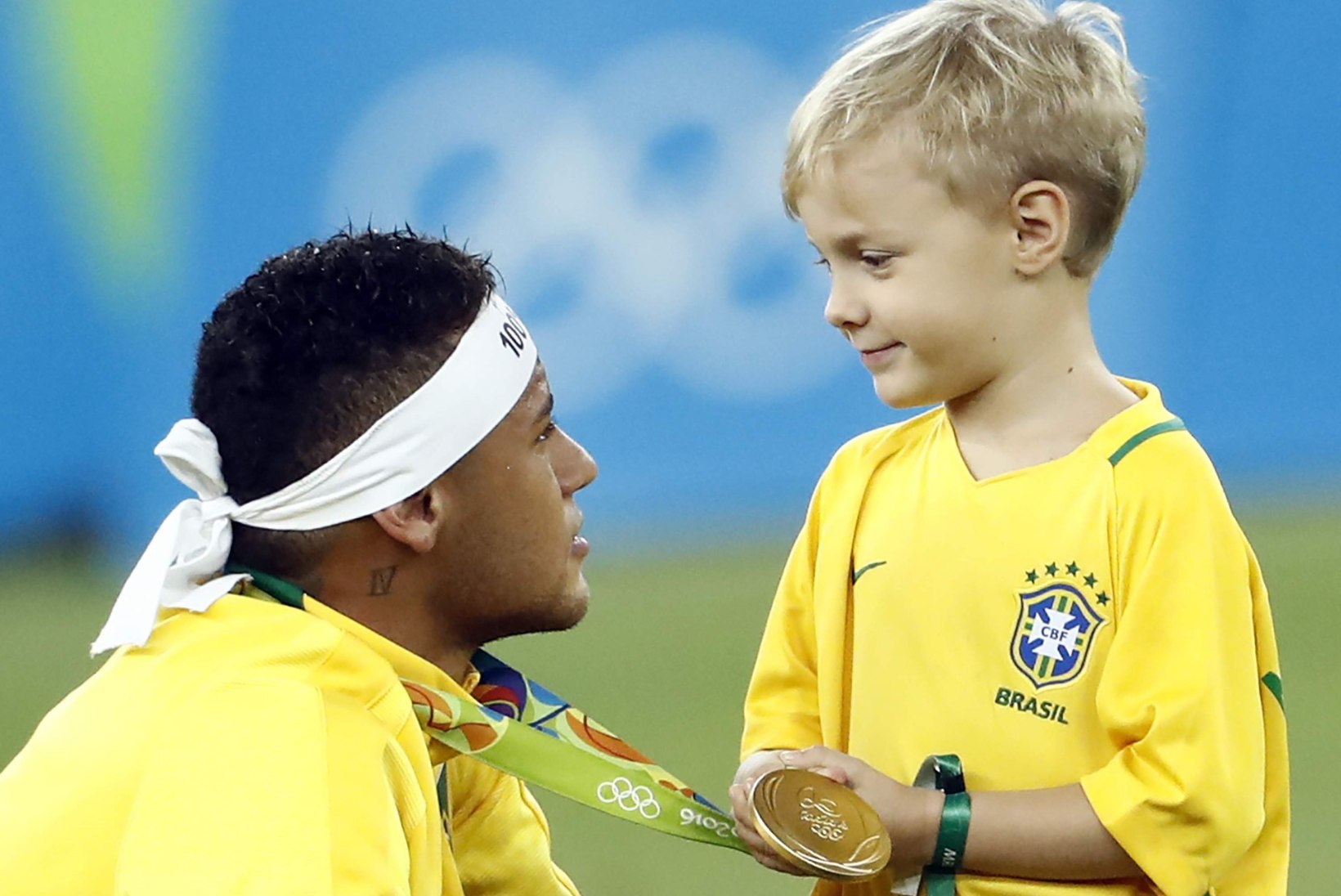 Neymar tõi Brasiiliale ihaldatud jalgpallikulla ja pani tervel Maracanal katuse täiega sõitma