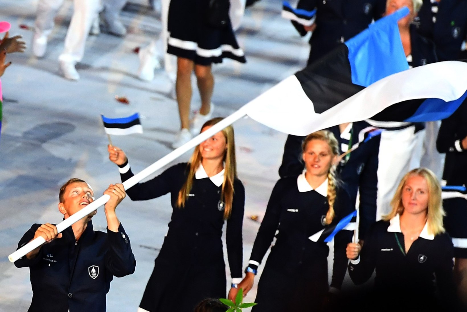 ÕL RIOS | Olümpiamängude nännioksjon: eestlased saavad soetada Rammo võimsalt lehvitatud lipu, hitiks olümpiatõrvikud