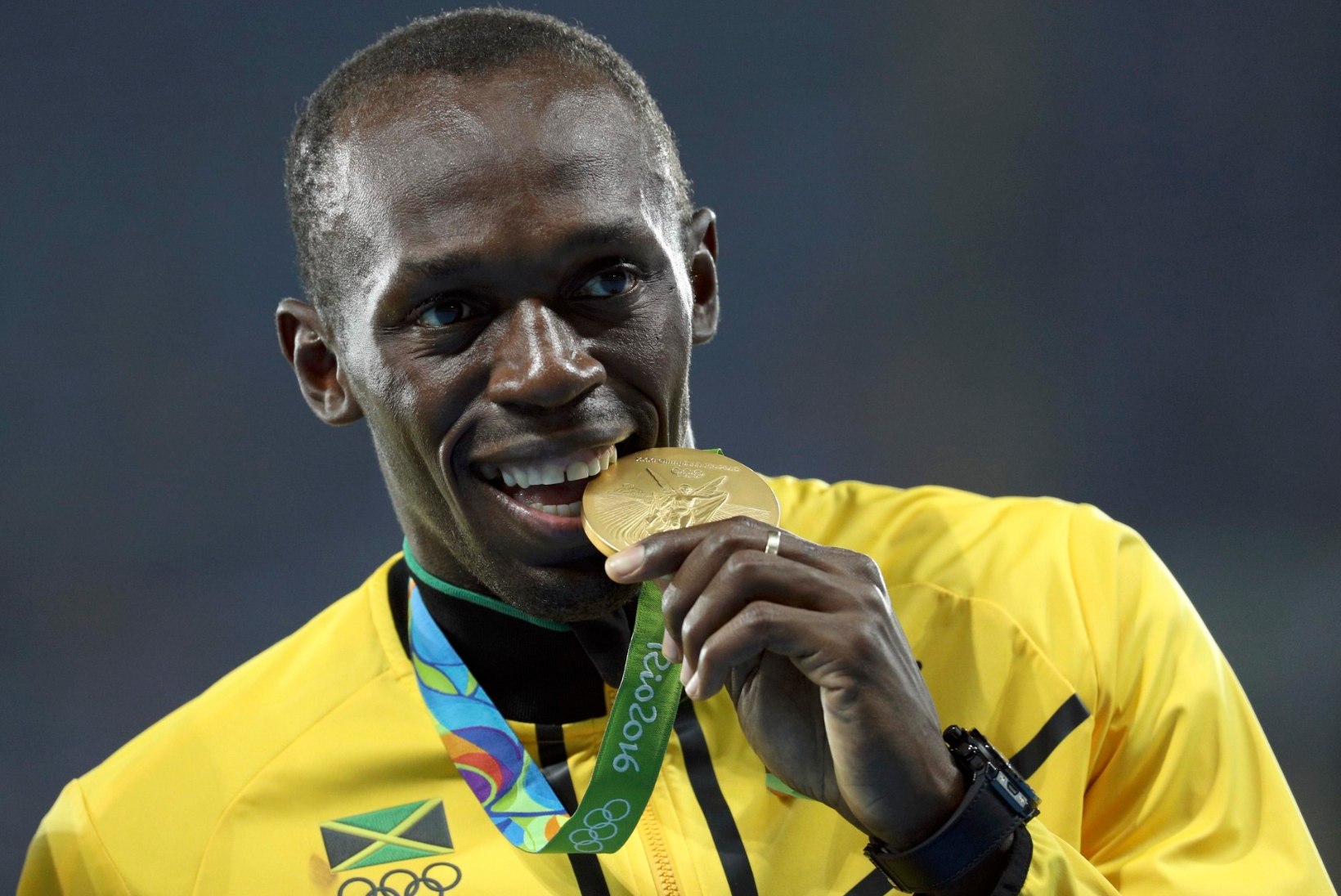 VIDEO | Usain Bolt proovis pärast olümpiavõitu odaviset 