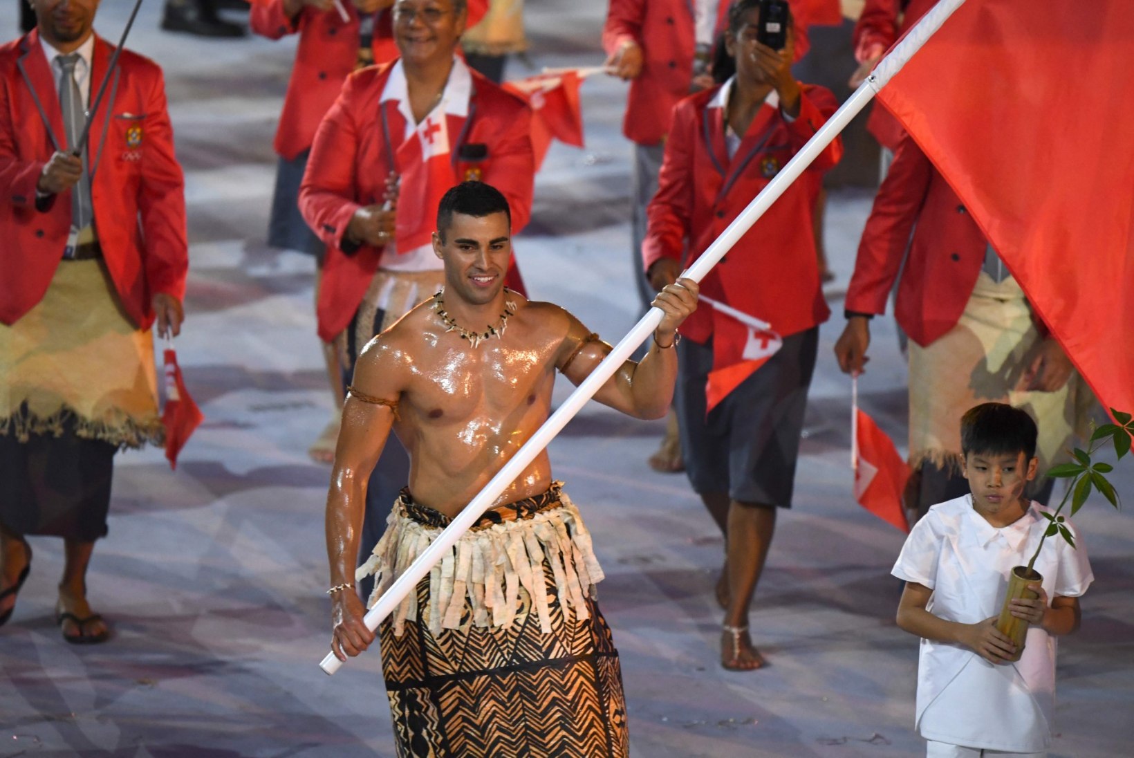 FOTOD | Õlitatud ja musklis Tonga lipukandja hullutas tervet maailma