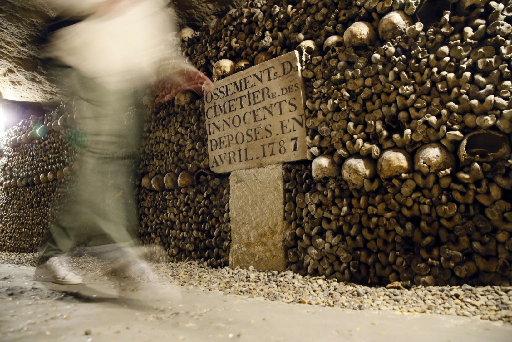 Pariisi katakombides narkopeol möllanud mees heitis hinge