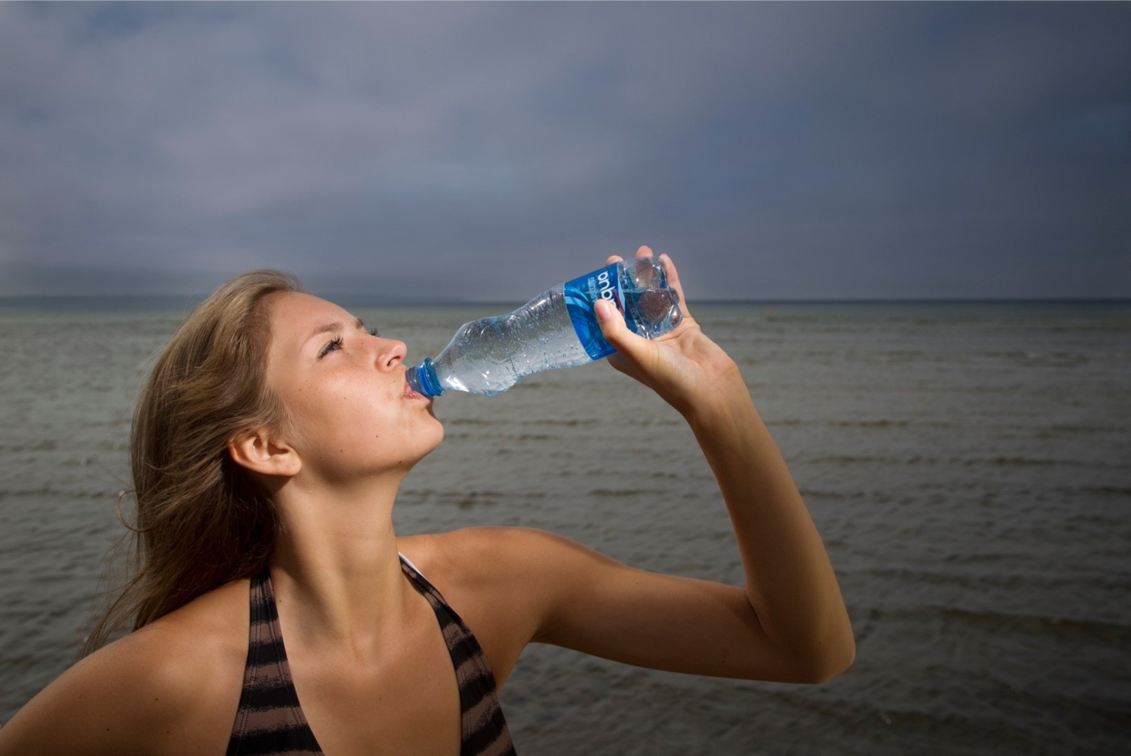 Eesti Haigekassa tuletab meelde: vee joomine hoiab hambad terved