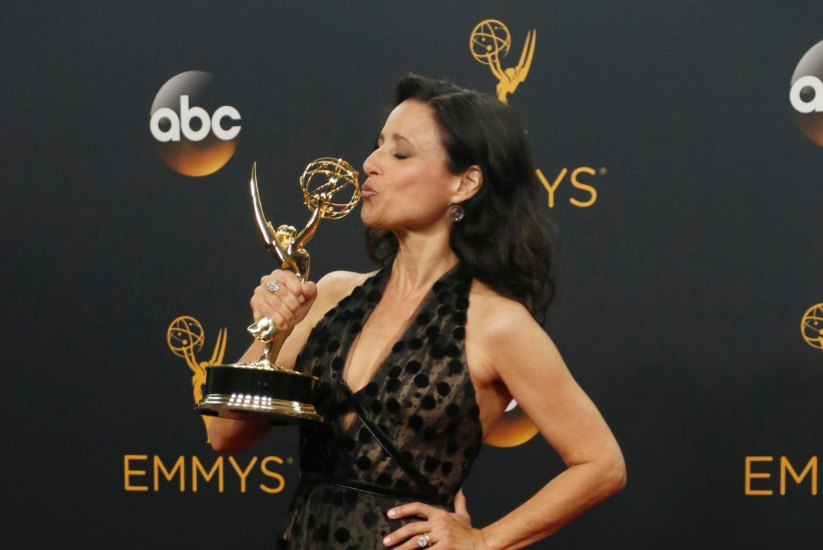 Näitlejatar pühendas oma Emmy auhinna äsja surnud isale