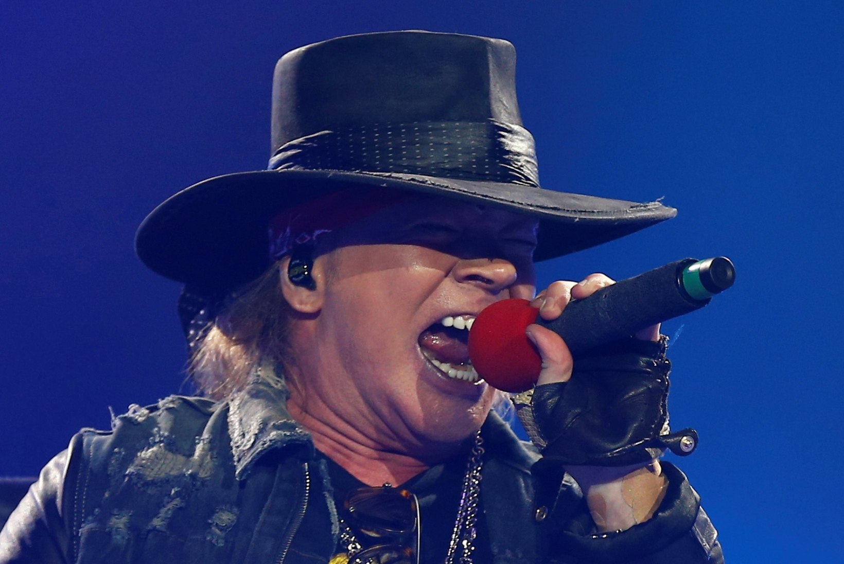 Guns N'Rosese klahvimees kaebas Axl Rose'i kohtusse