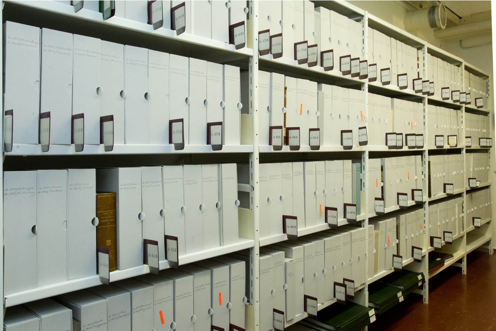 UUS SEADUS: raamatukogudesse läheb vähem säilituseksemplare, kogutakse ka digitaalset algmaterjali