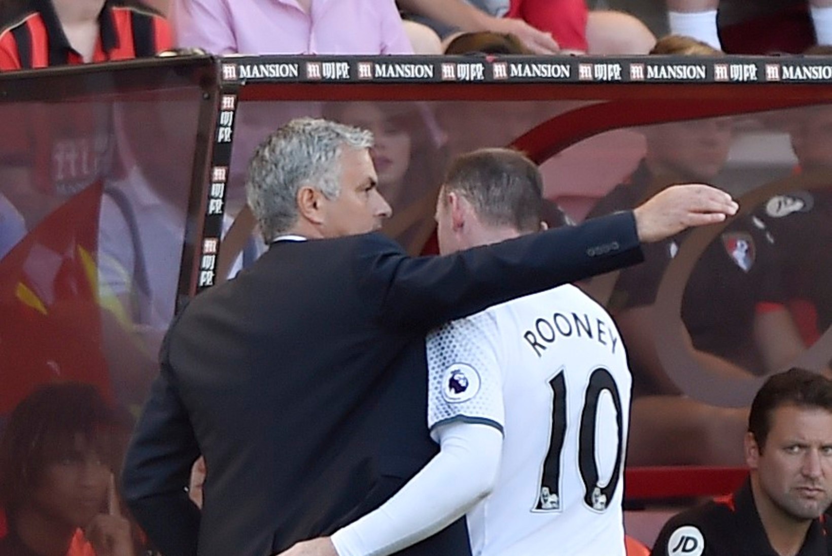 Jose Mourinho: karm kriitika tegi Wayne Rooney'le haiget