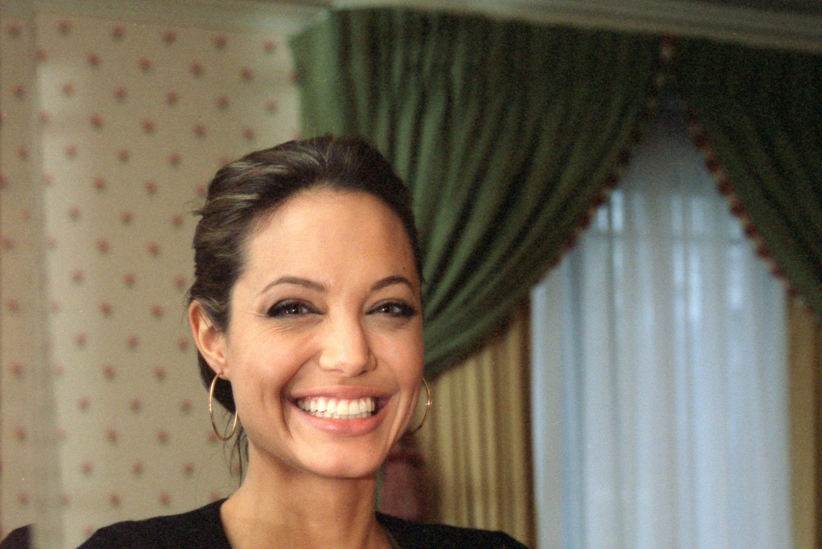 VALLALISEELU VÕLUD: Angelina Jolie kolis luksuslikku häärberisse