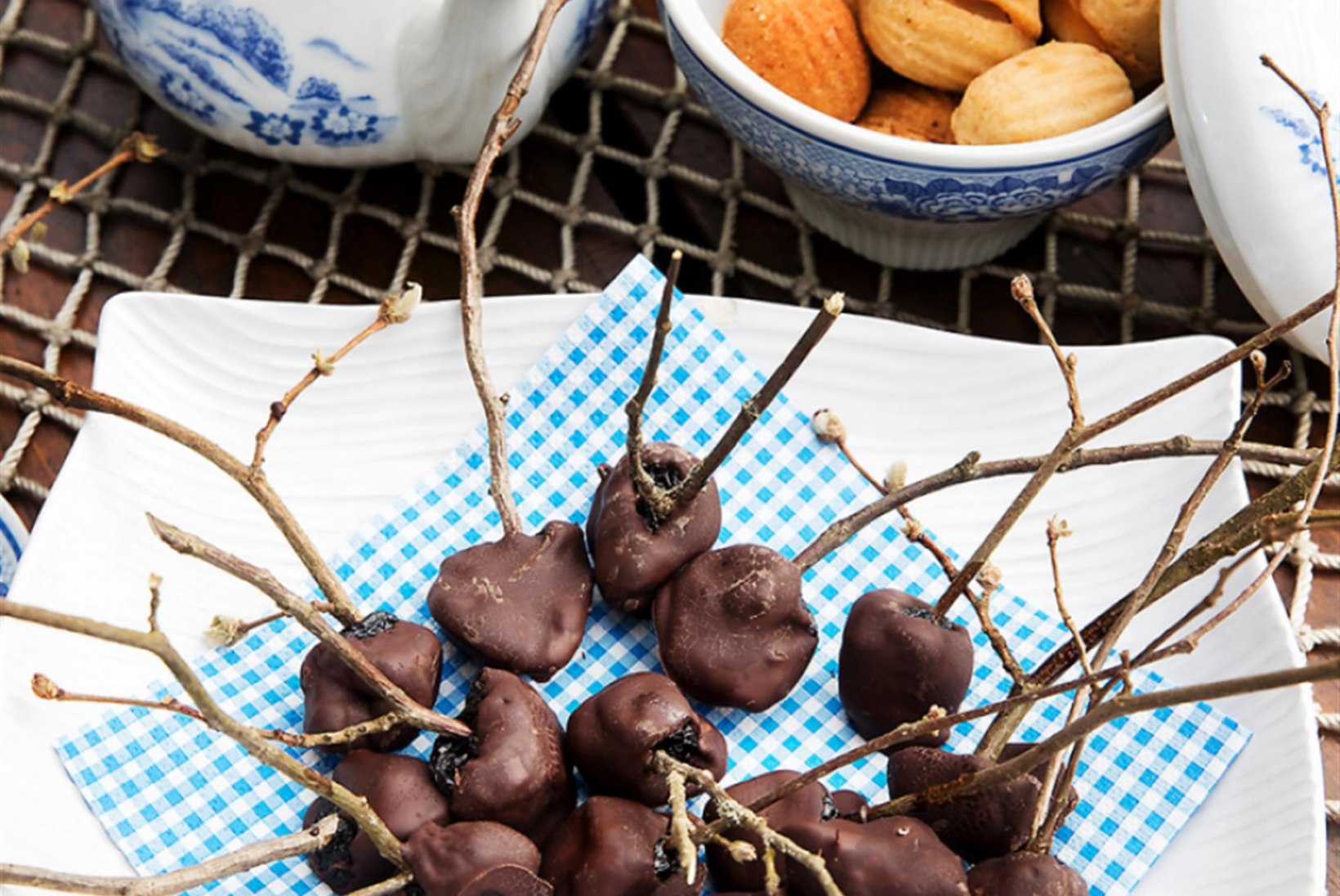 Pähklioksaploom ‘Hiiu sinine’ rummi ja šokolaadiga