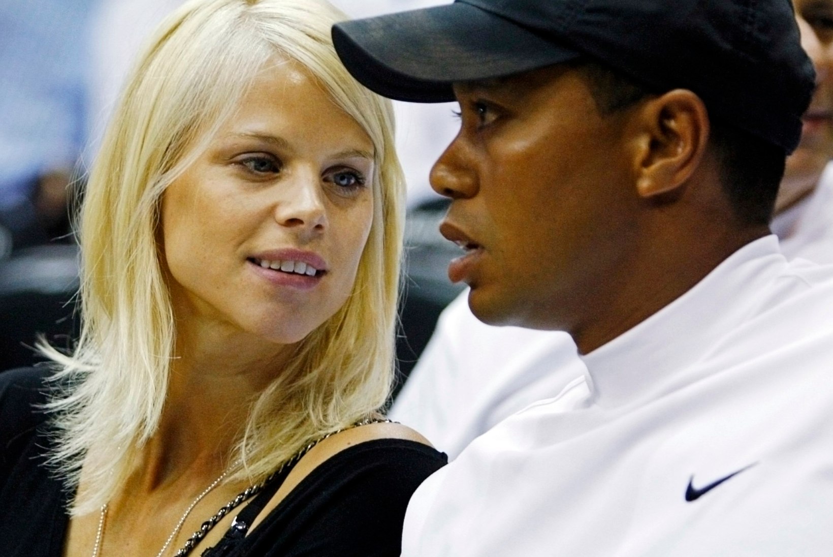 Gwen Stefani eksmees semmib Tiger Woodsi eksnaisega