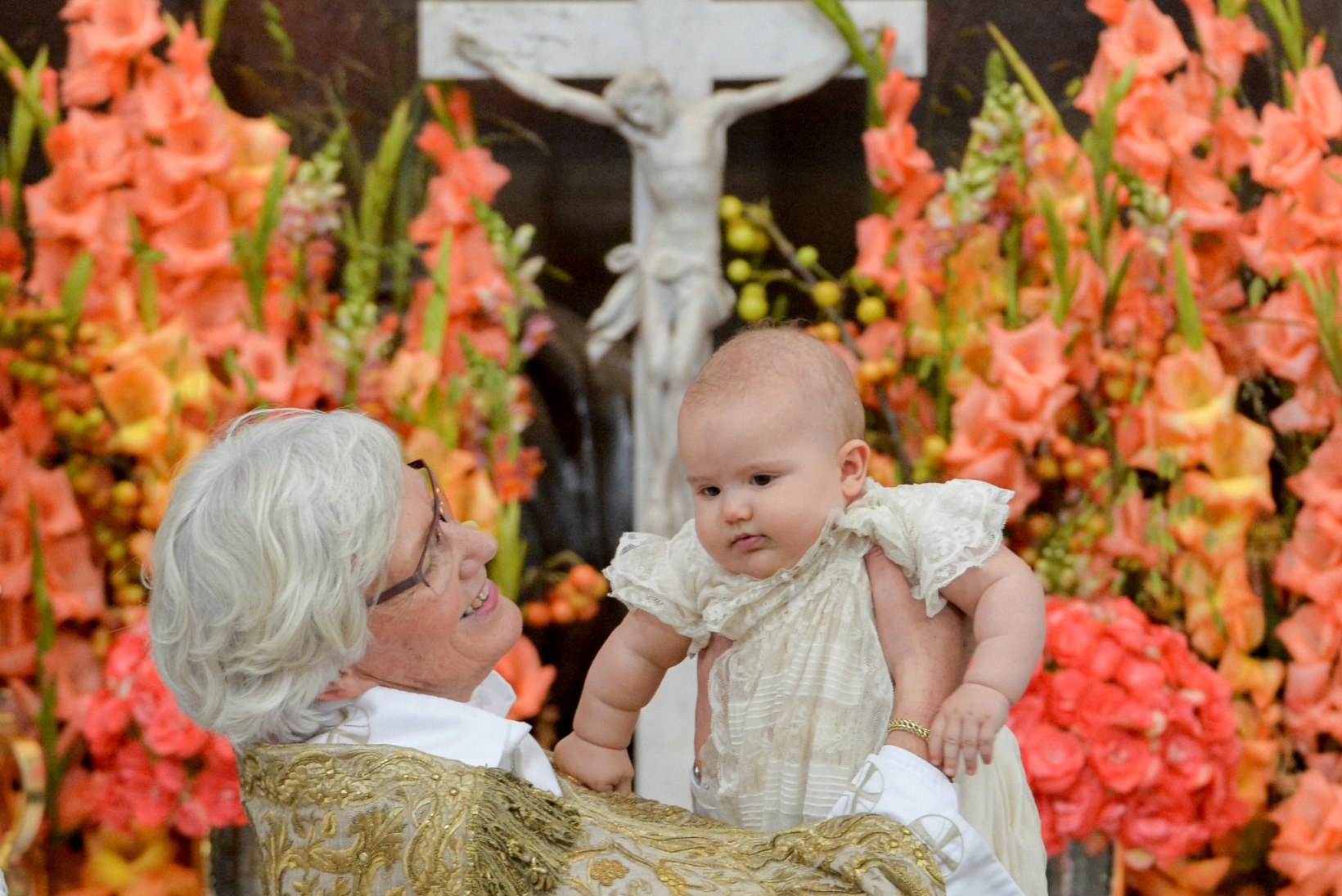 GALERII | Rootsi kuningakoja noorim liige käitus oma ristimisel eeskujulikult