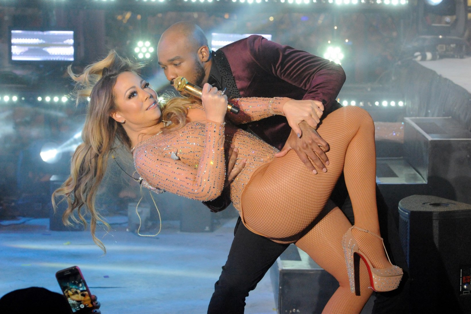 Mariah Carey esinemine läks uusaastaööl täiesti lörri