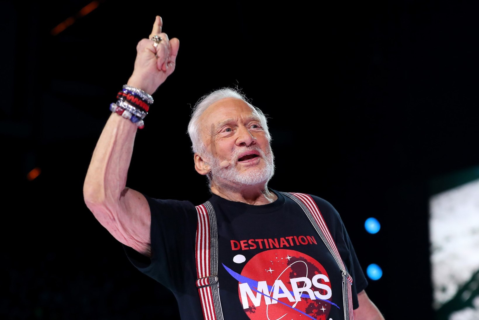 Kosmoselegend Buzz Aldrinist saab moešõu modell