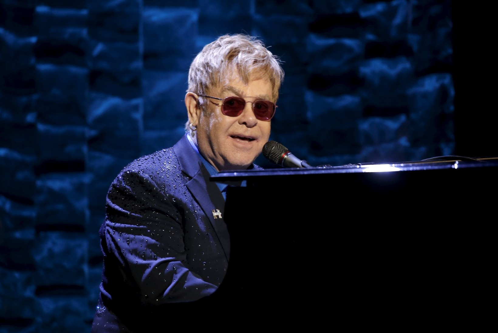 Elton John kirjutab muusikali "Saatan kannab Pradat"