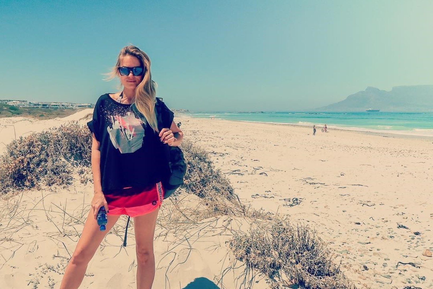 Katrin Siska veedab Lõuna-Aafrikas surfipuhkust!