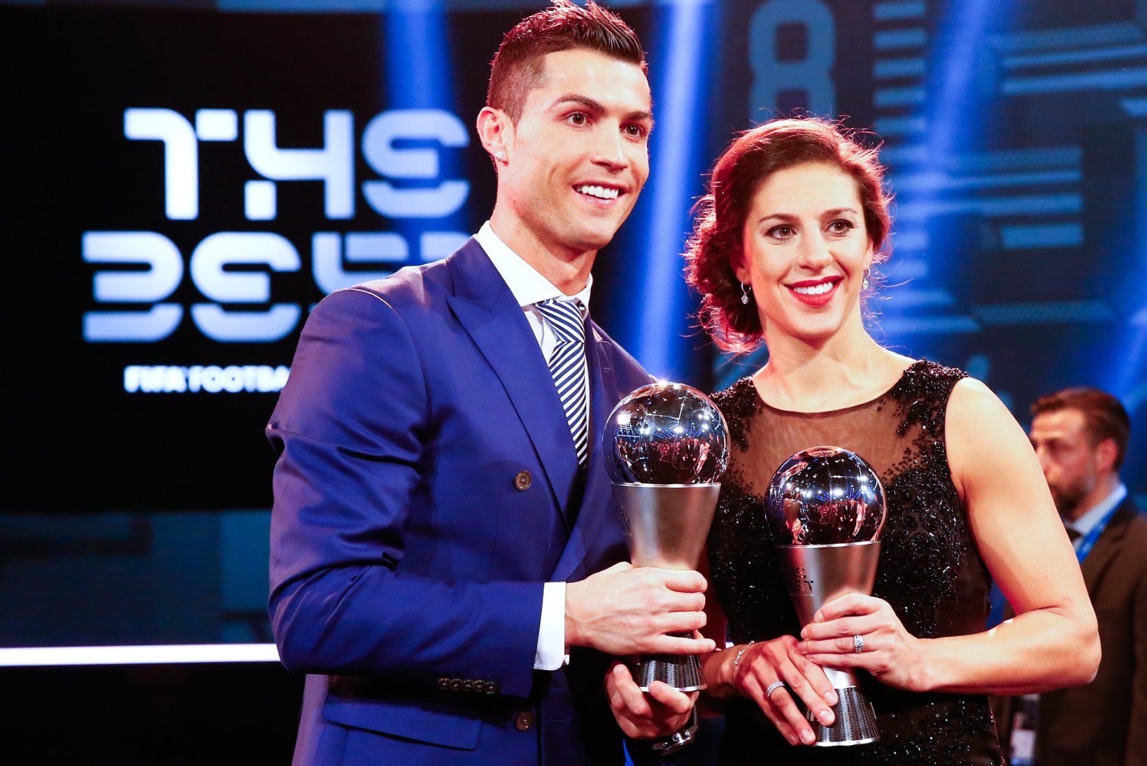 MEELEOLUKAS GALERII | Cristiano Ronaldo valiti imekauni Eva Longoria juhtimisel ka FIFA poolt 2016. aasta parimaks jalgpalluriks