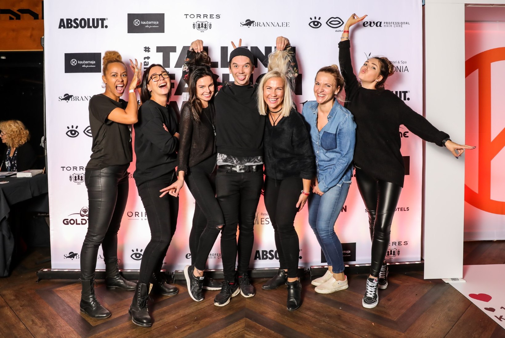 ÕL VIDEO | Lauri Pedaja juhatab Tallinn Fashion Weeki telgitagustes vägesid