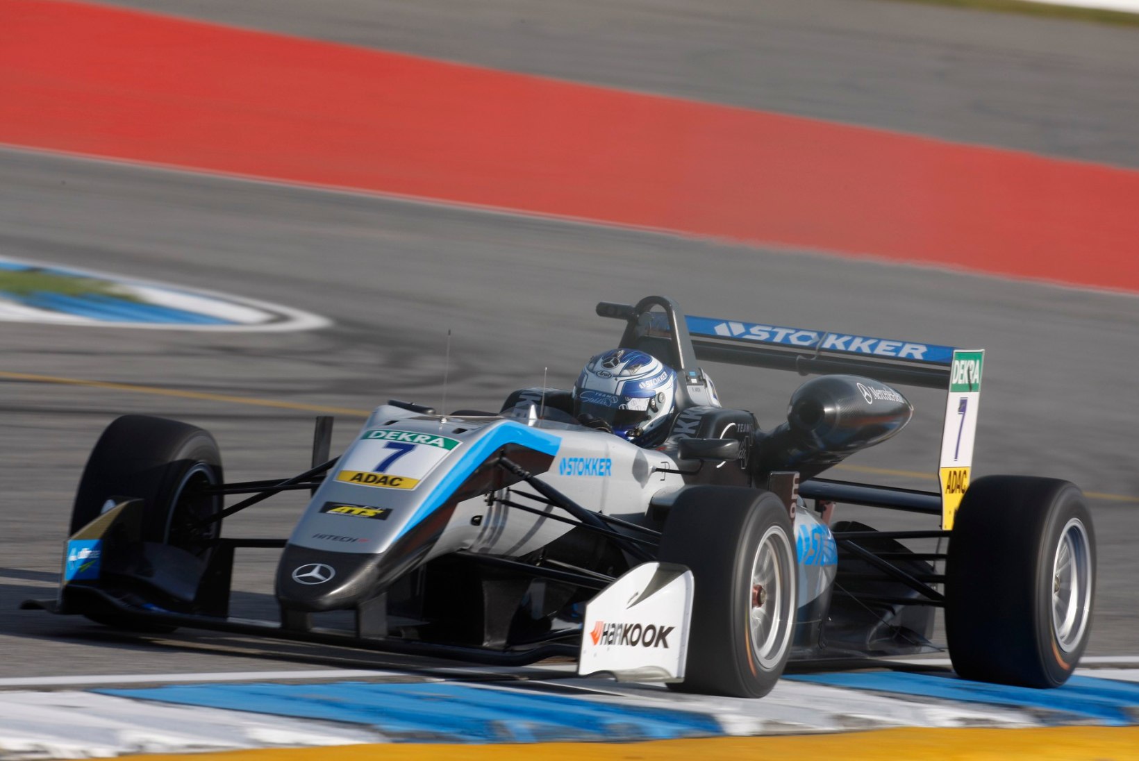 Jüri Vips kerkis F3 debüüdil uustulnukate arvestuses poodiumile, Ralf Aron lõpetas hooaja esikümnes