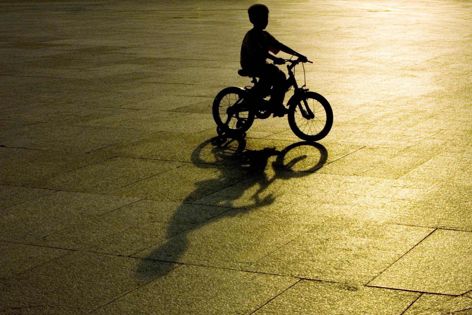 OHUTUS ENNEKÕIKE: kuidas pimedal ajal rattaga sõites terveks jääda