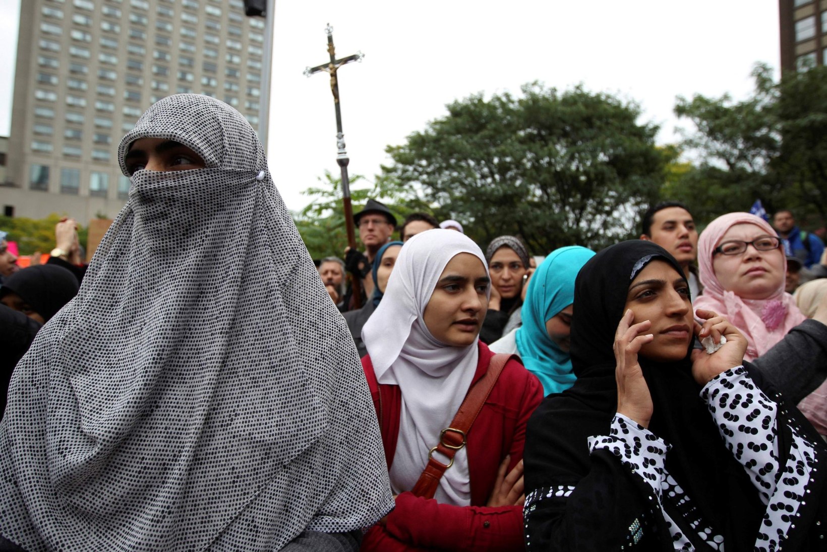 Burkakeelule järgnes protestilaine