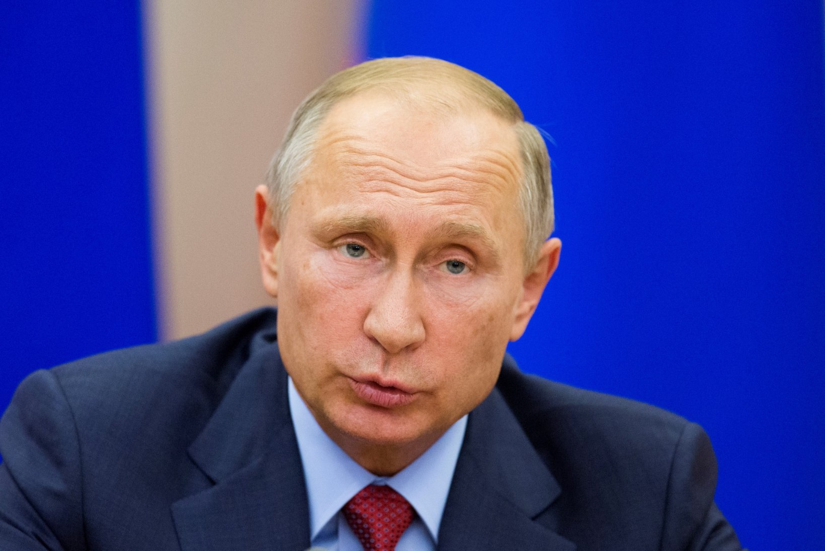 MÜSTILINE VENEMAA | Pankrotti läinud Vladimir Putin pöördus abi saamiseks Vladimir Putini poole
