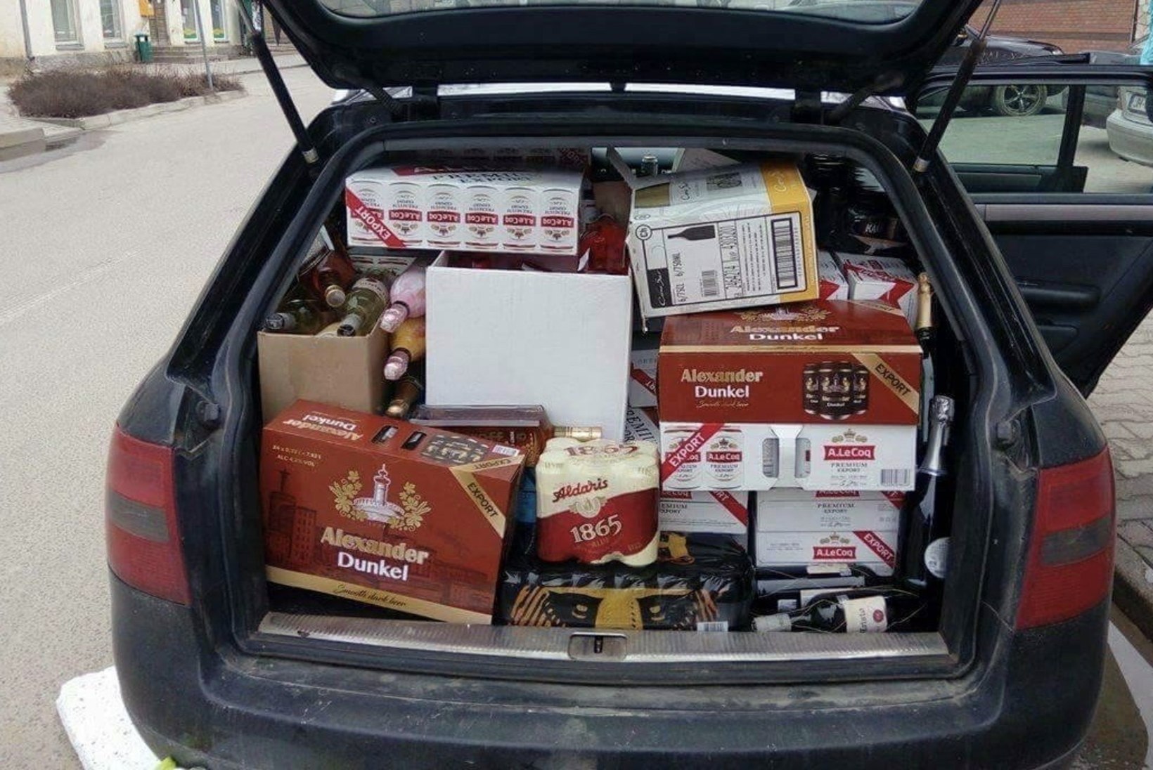 Leedu terviseminister: kui eestlastel pole alkoholiprobleeme, siis miks nad sõidavad odava napsu ostmiseks lausa teise riiki?
