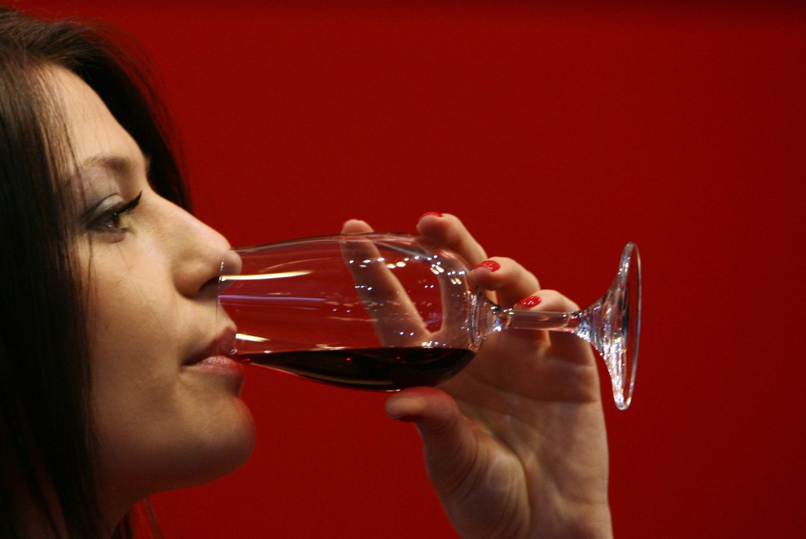 TEADLASED: punane vein aitab naistel rasestuda