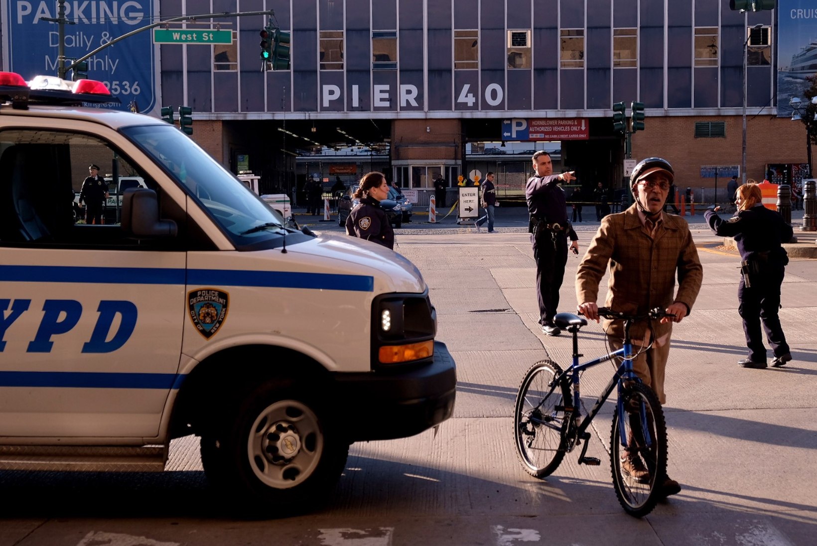 FOTOD JA VIDEOD | Manhattanil rammis auto jalgrattureid, vähemalt kaheksa inimest sai surma