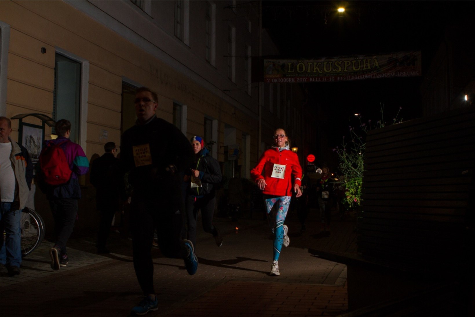 FOTOD | Esimene ööjooks ja NOËP tõid Tartu südalinna ligi 1200 osalejat