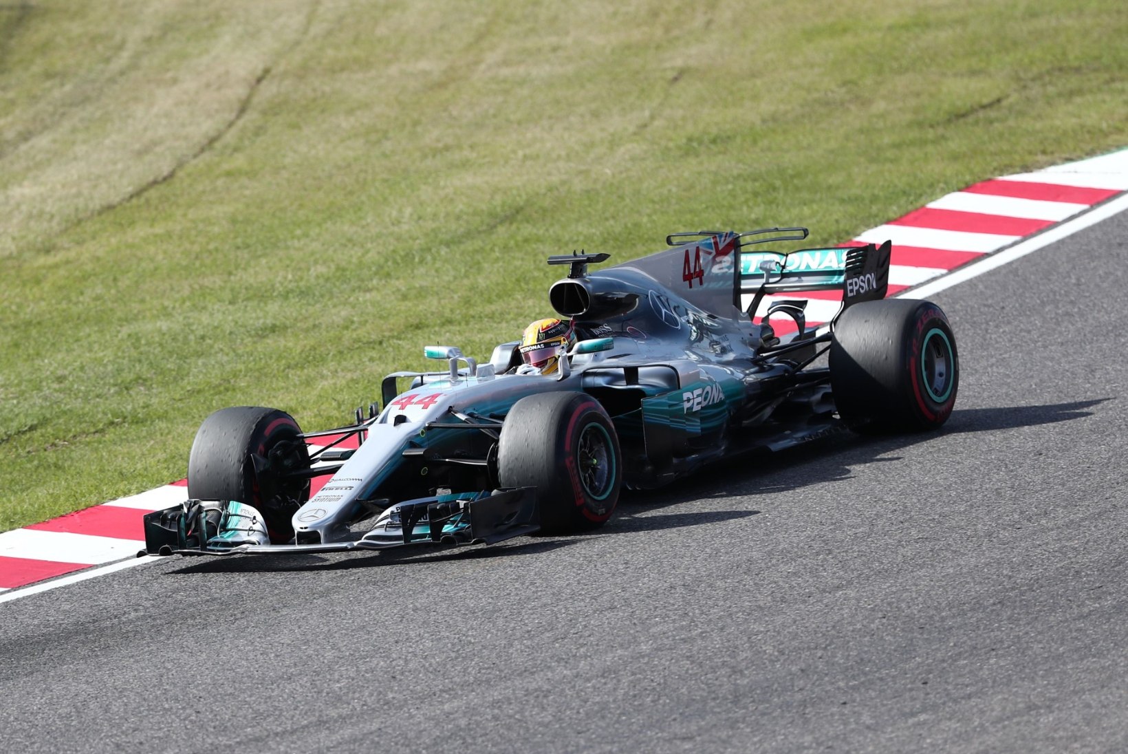 Lewis Hamilton kasutas Vetteli Jaapani õuduse maksimaalselt ära