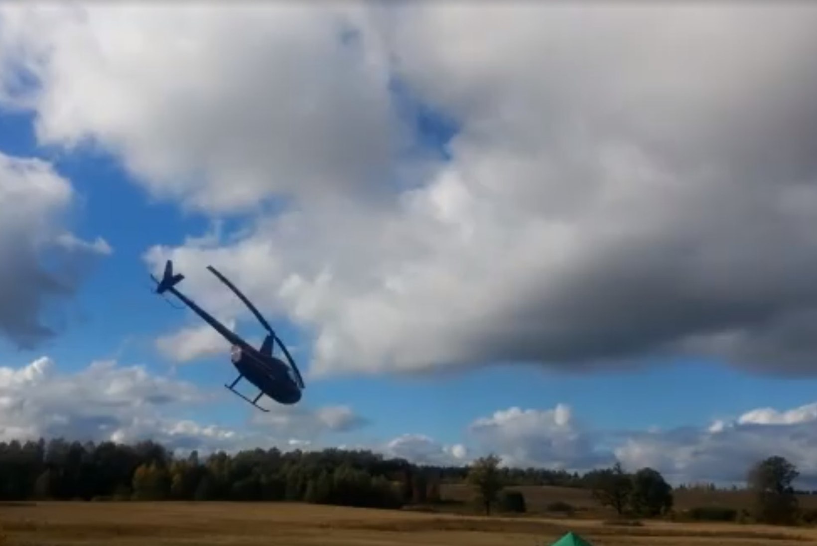 VIDEO | Lätis peetud rallil kukkus alla helikopter, vähemalt üks inimene hukkus