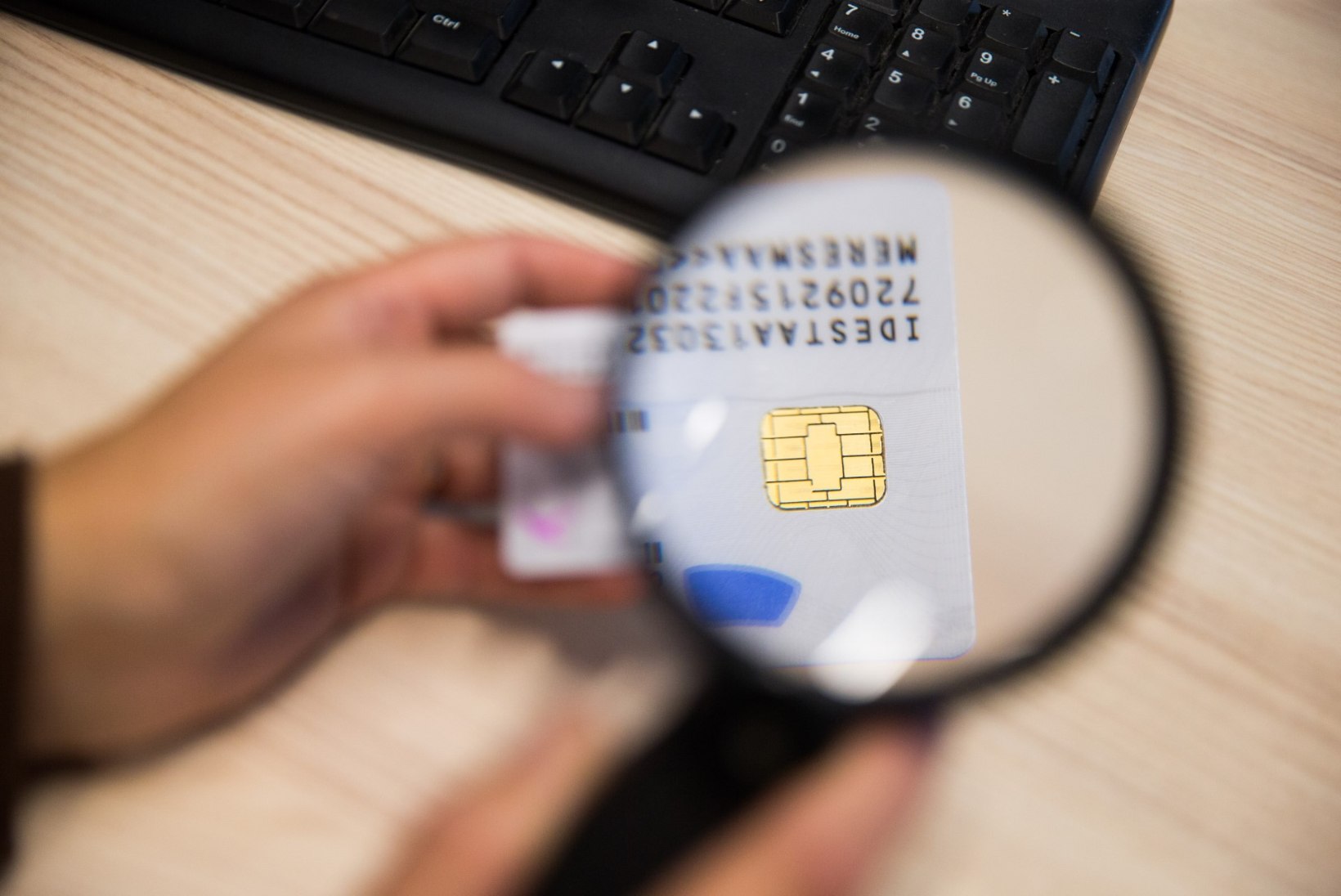 Kas ebaturvalise ID-kaardi asemel saab uue tasuta?