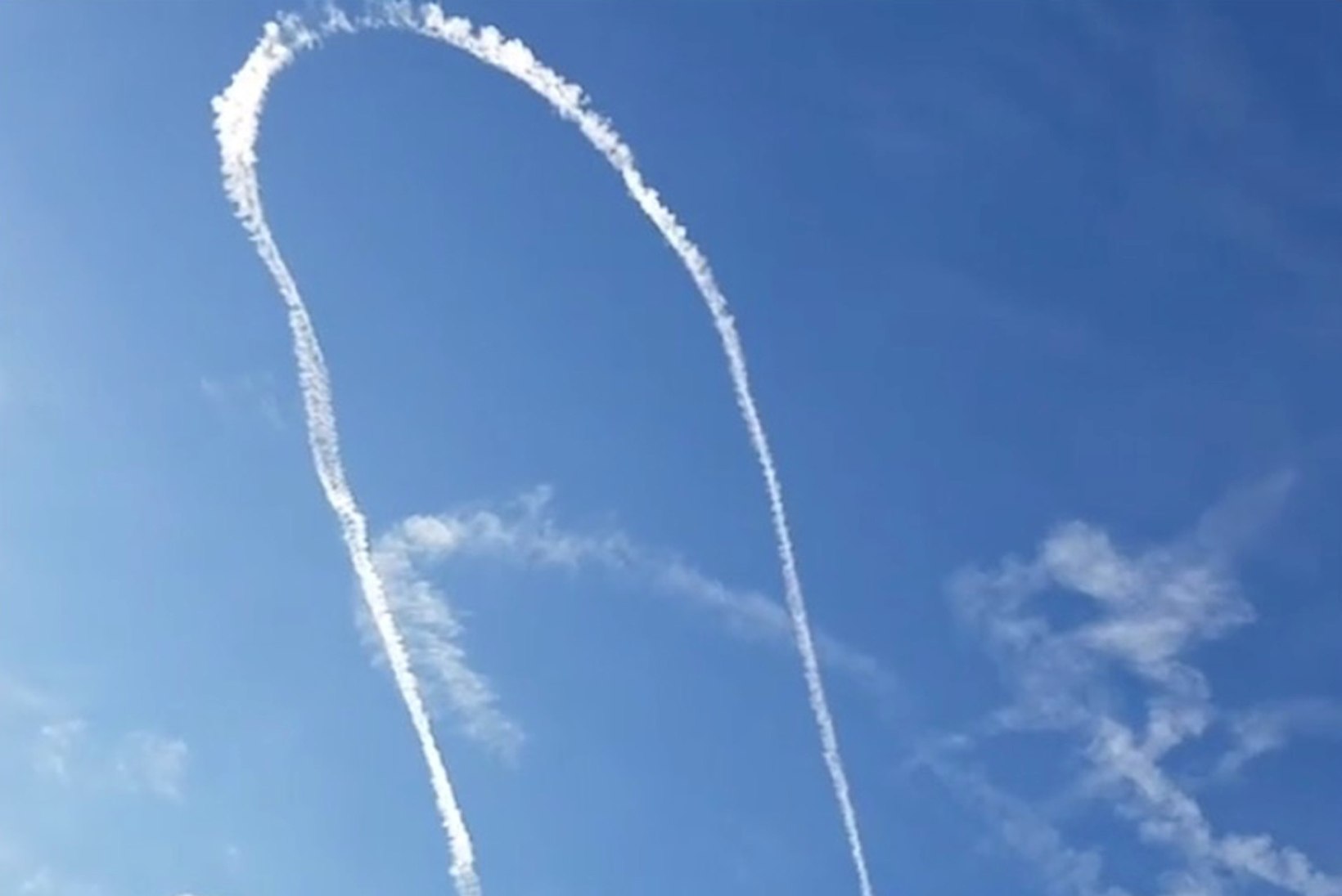 Ameerika piloot joonistas taevasse peeniseid