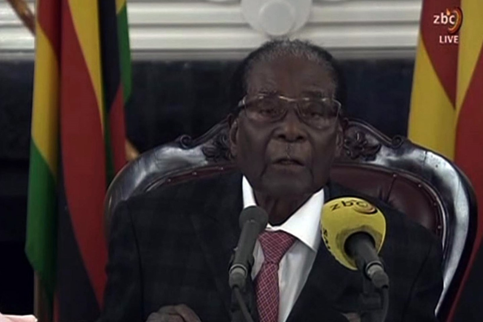 Partei esitas Mugabele tagasiastumise tähtaja