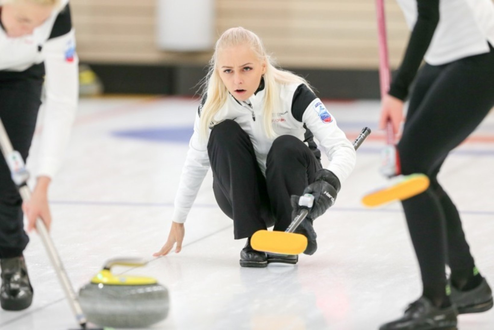 NELJAST NELI! Eesti curlingunaiskond püsib EMil kaotuseta
