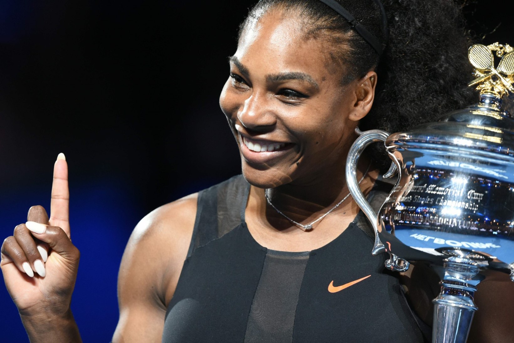 Vaata Serena Williamsi ÜÜRATUT laulatussõrmust!