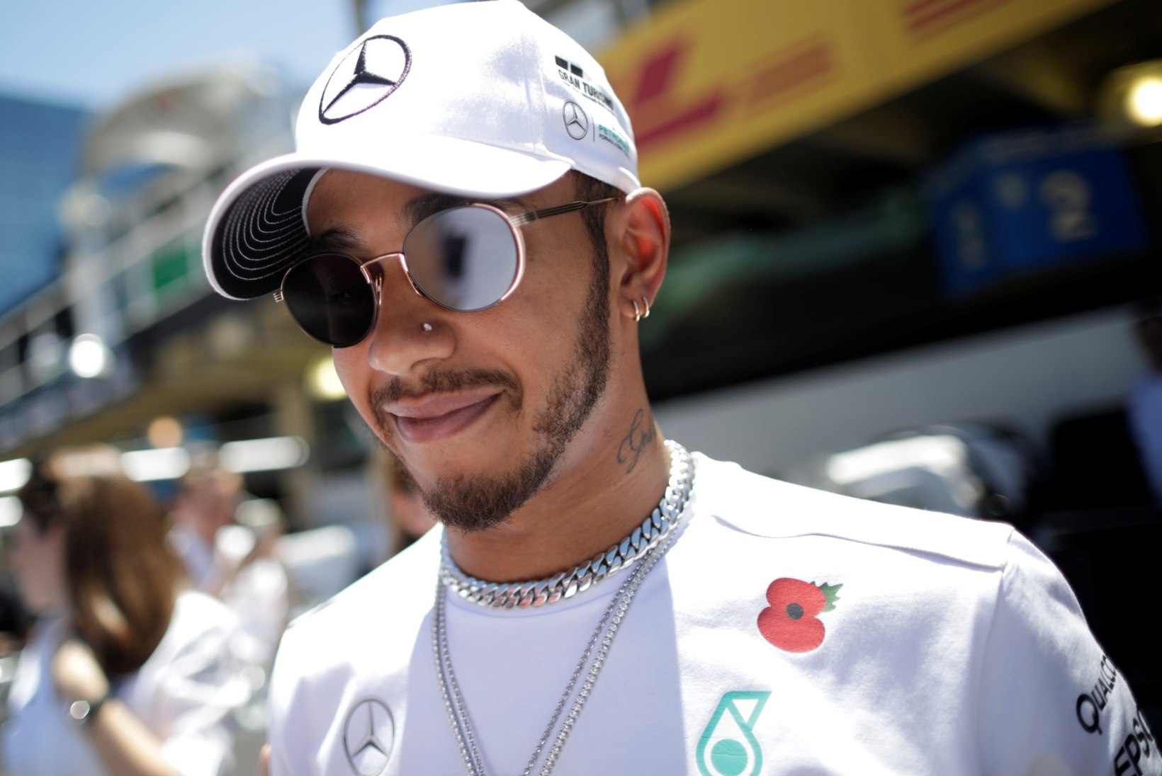 Neljakordne F1 tšempion Lewis Hamilton hakkab teenima meeletuid summasid