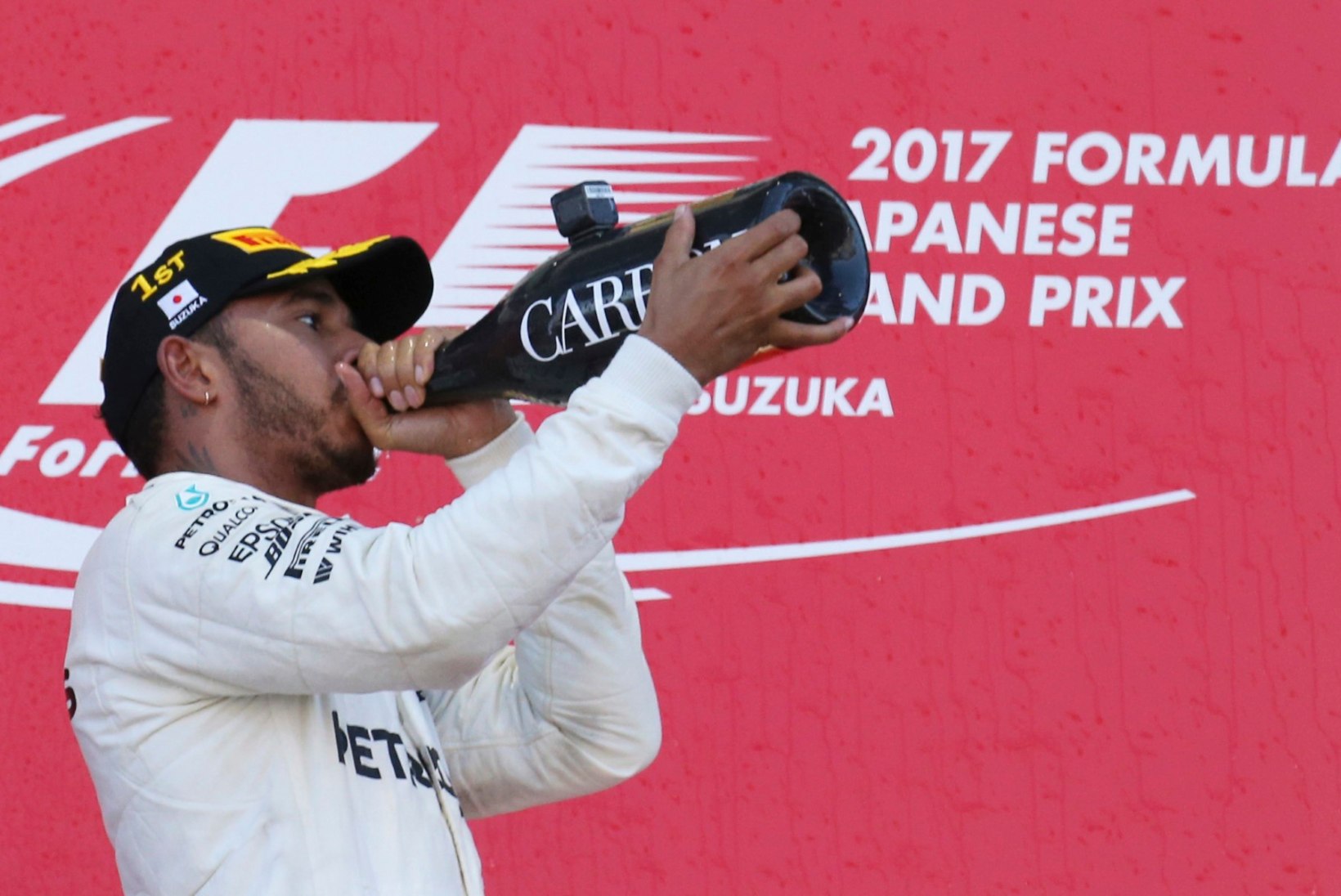 AUS! Lewis Hamilton tunnistas, et hooaja viimastele etappidele vajutas pitseri kõva pidutsemine