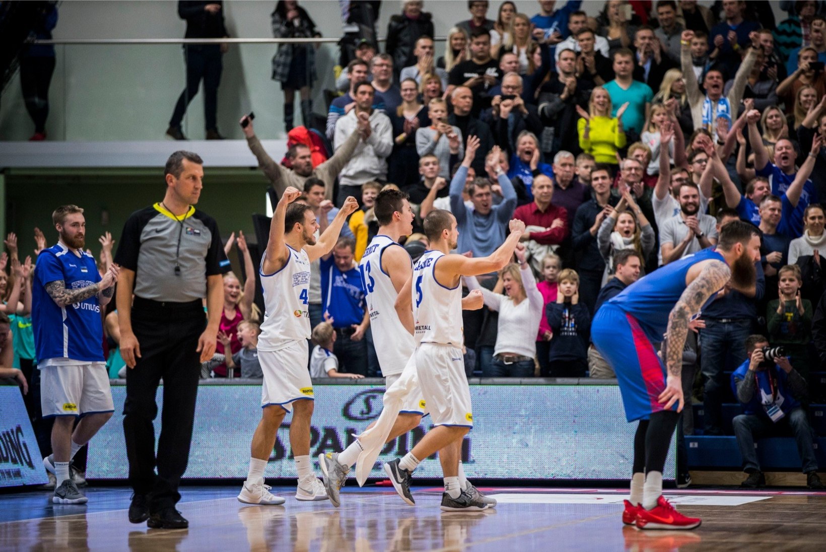 ÕHTULEHE GALERII | Eesti korvpallikoondis tõmbas Kalevi spordihalli käima ja avas MM-valiksarjas võiduarve! 