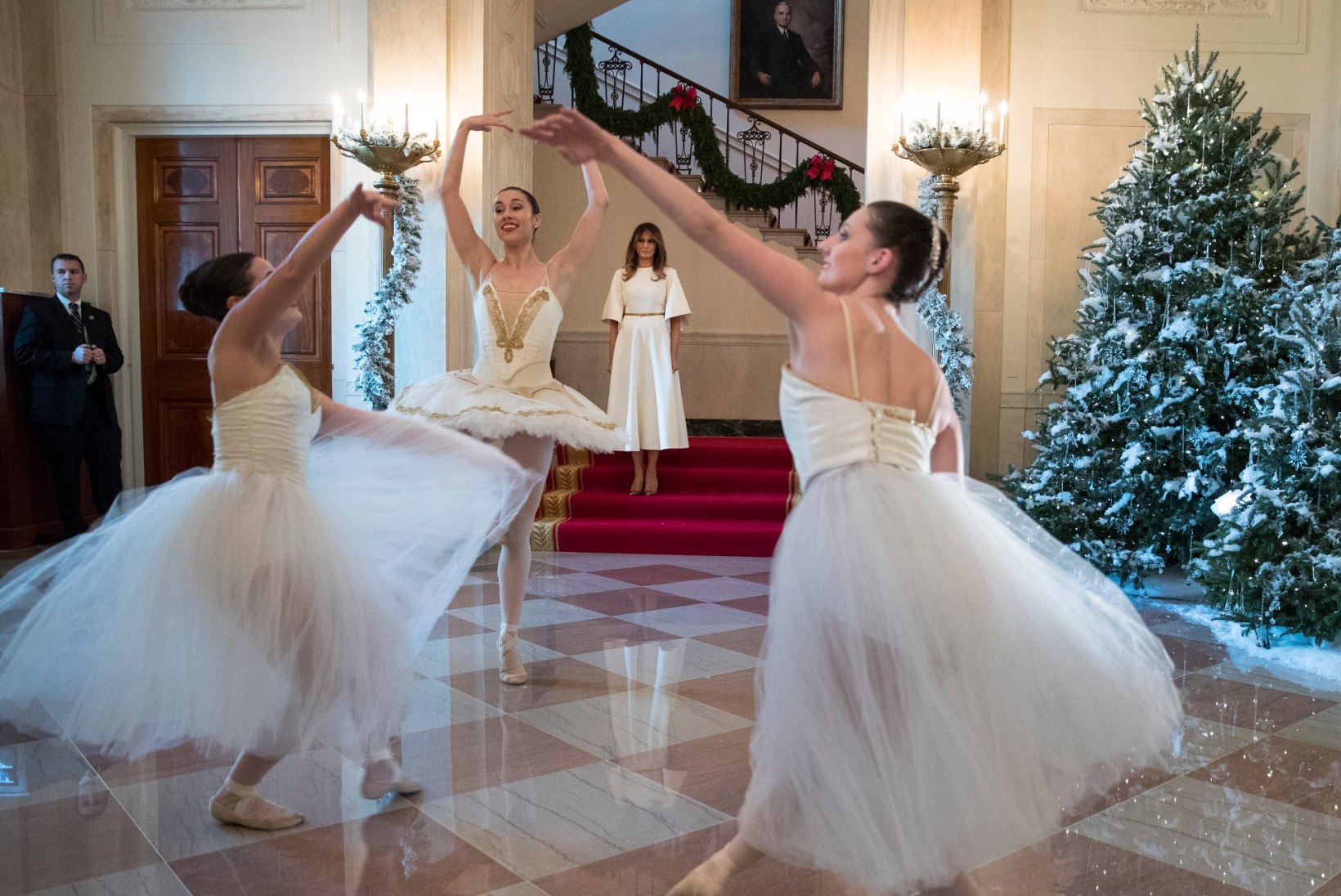 FOTOD | Trumpide esimesed jõulud Valges Majas: Melania näitas tänavusi jõulukaunistusi