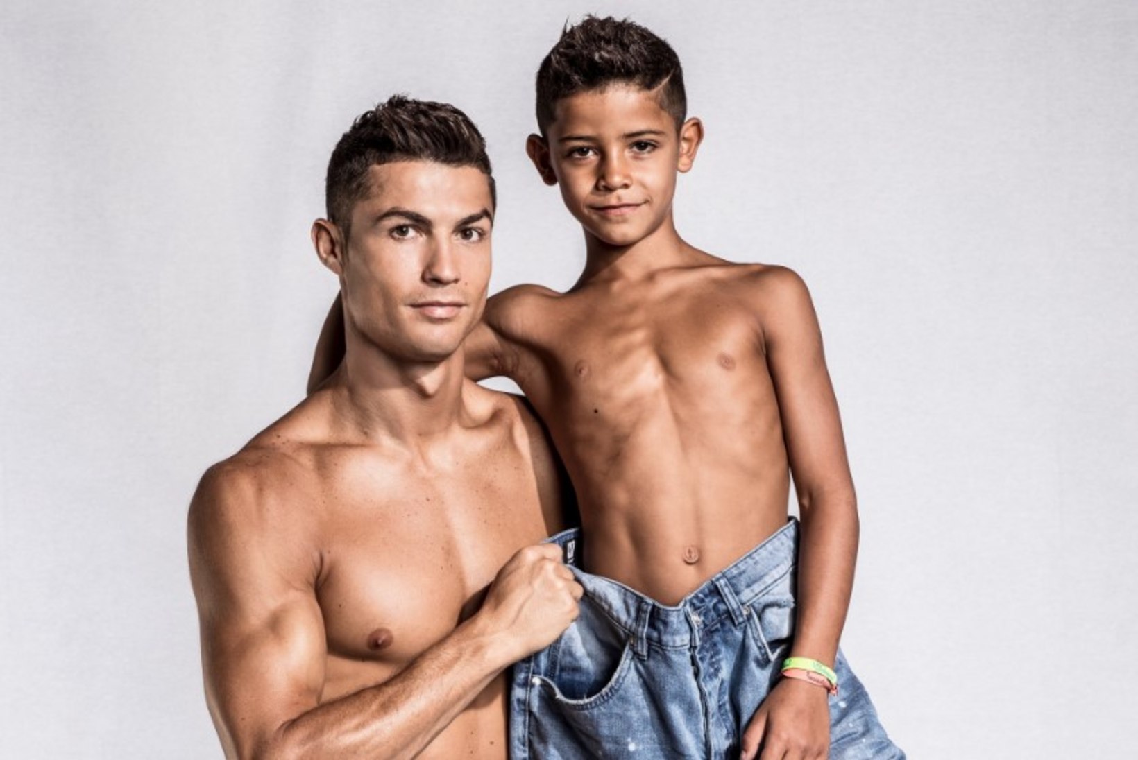 FOTOD | Cristiano Ronaldo teeb oma 7aastasest pojast meediatähe