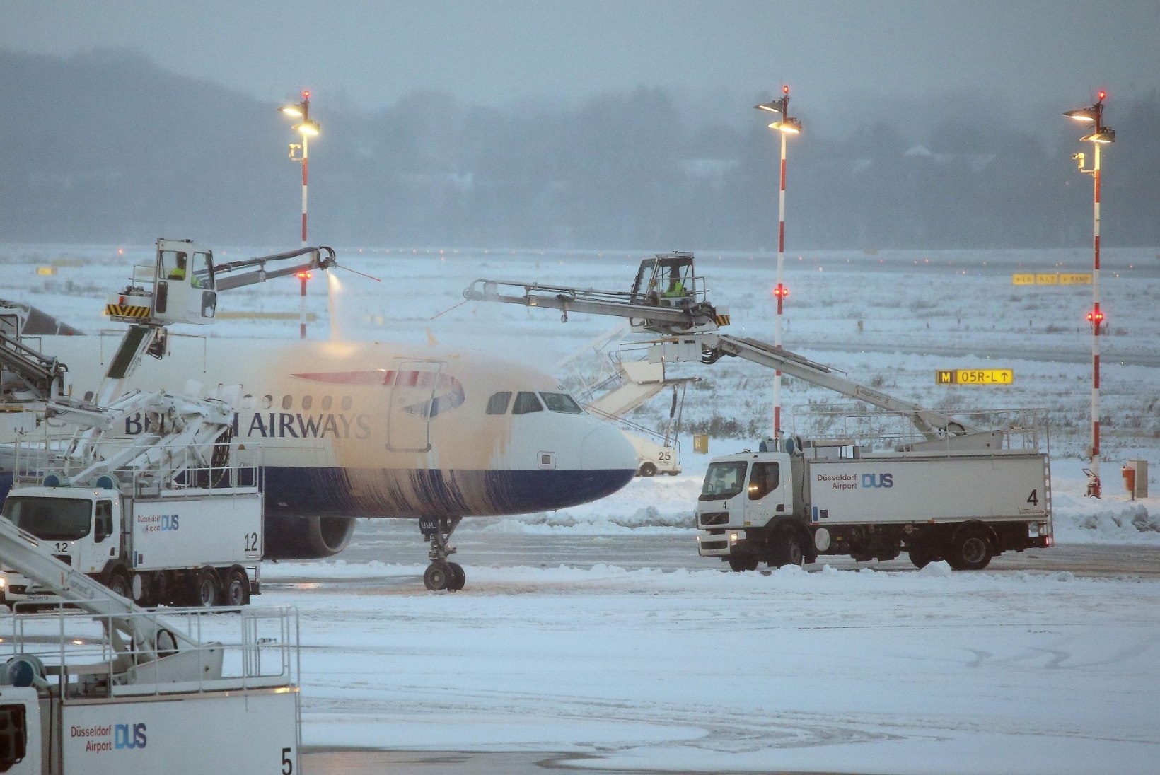LUMEKAOS: Euroopa lennujaamad on hädas lumega
