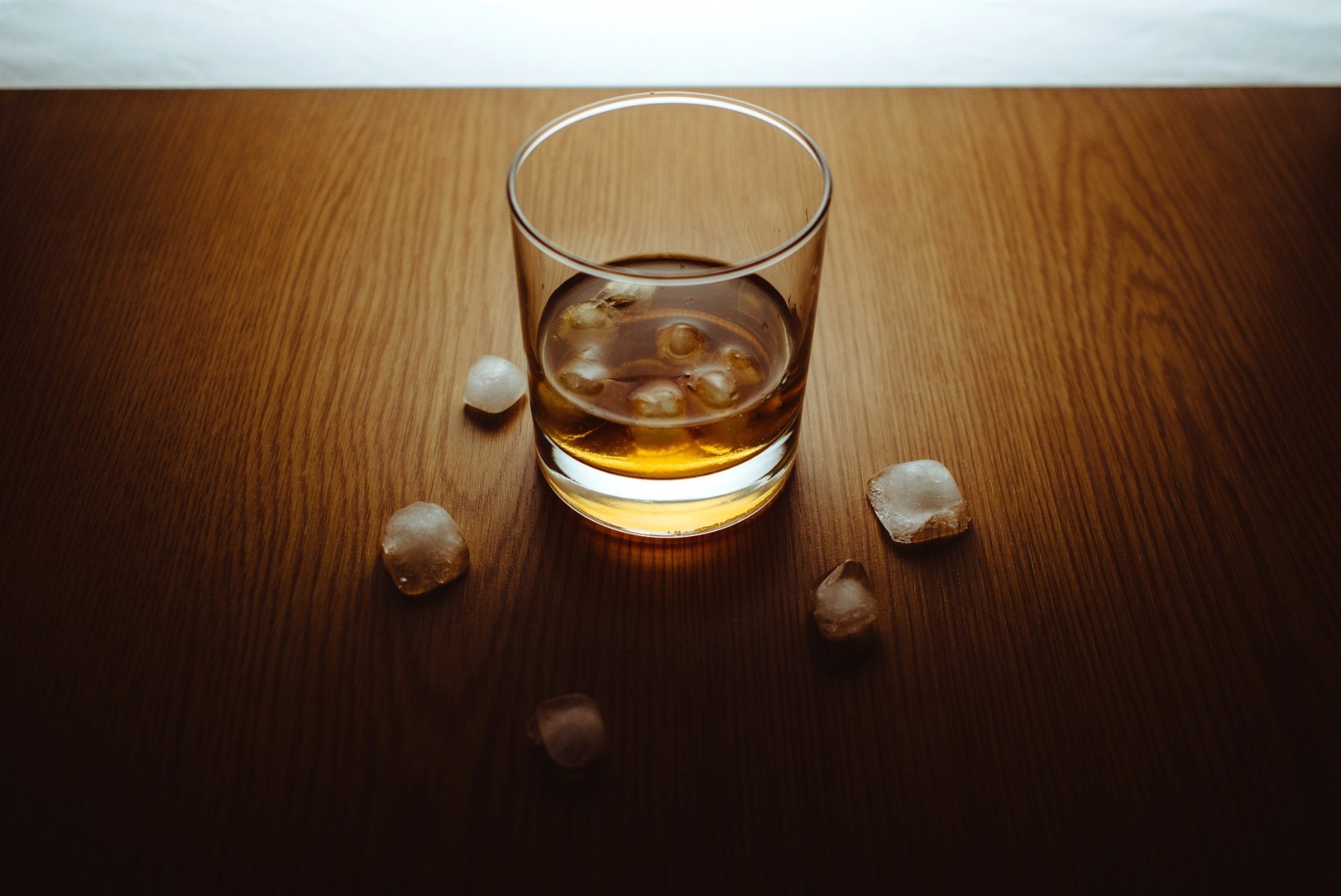 Üllatav fakt: miks peaks kange napsi sõber eelistama baaris viskit?