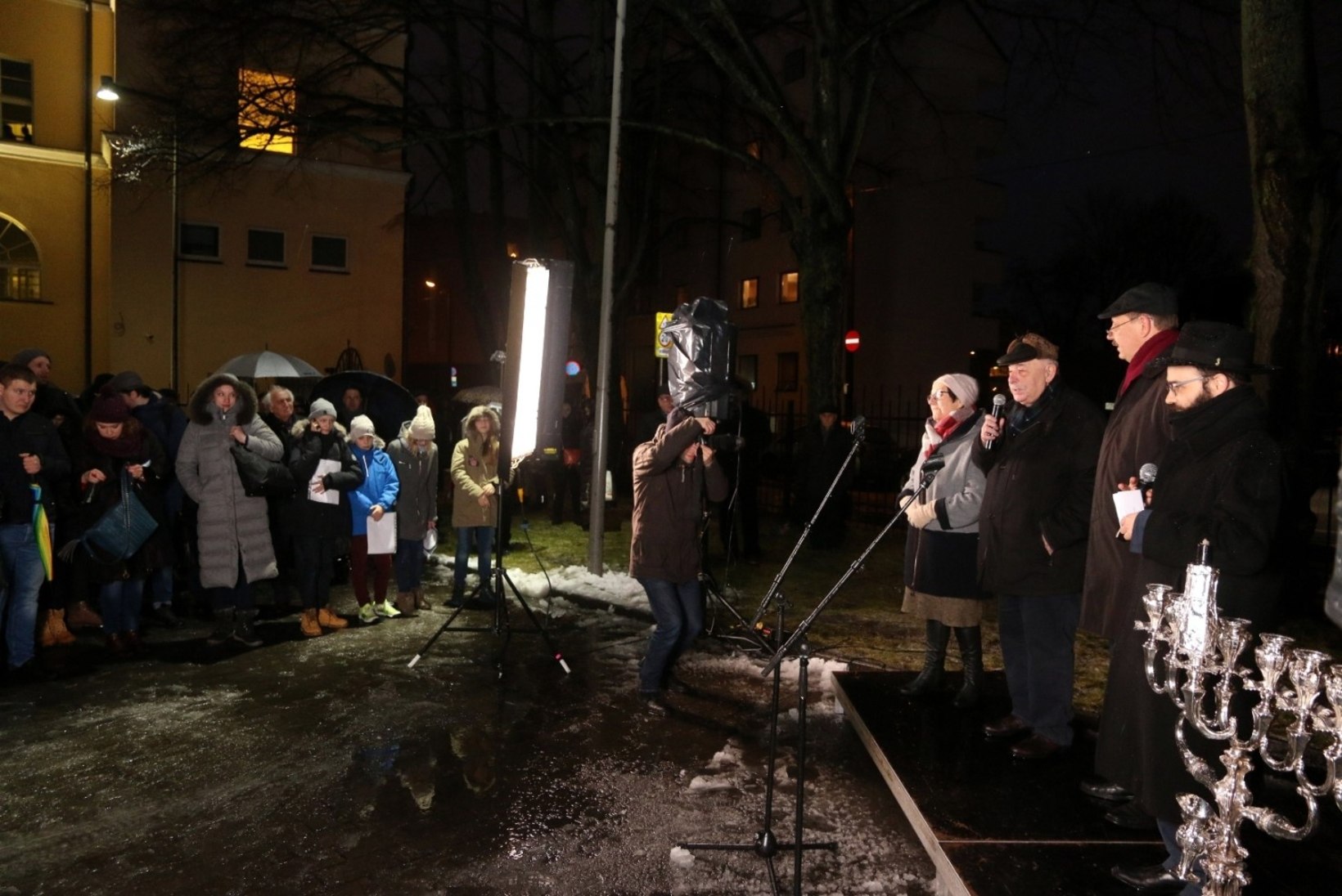 FOTOD | Tallinnas süüdati hanuka esimene küünal