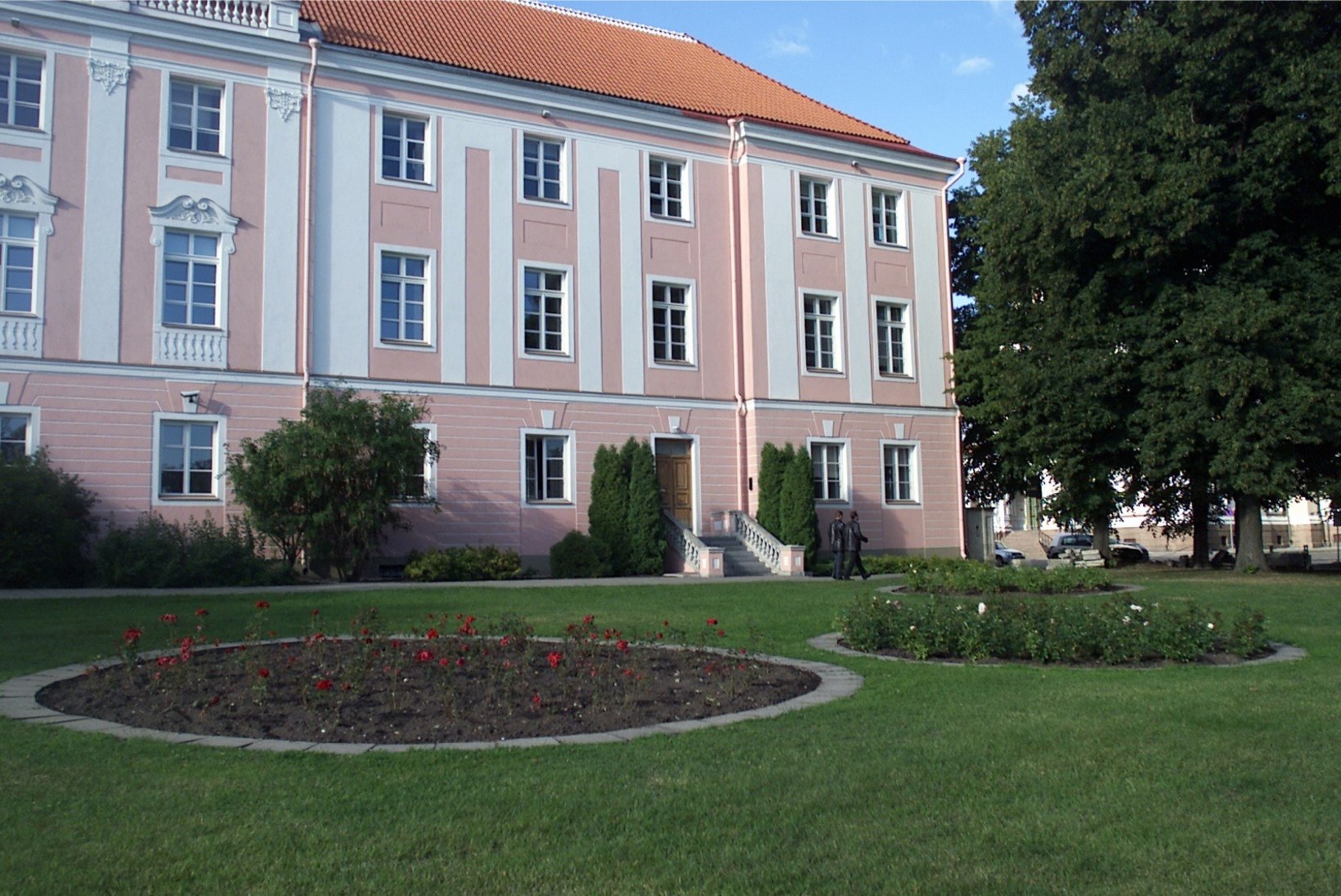 Riigikogul ei soovitata Toompea lossi aeda monumenti rajada
