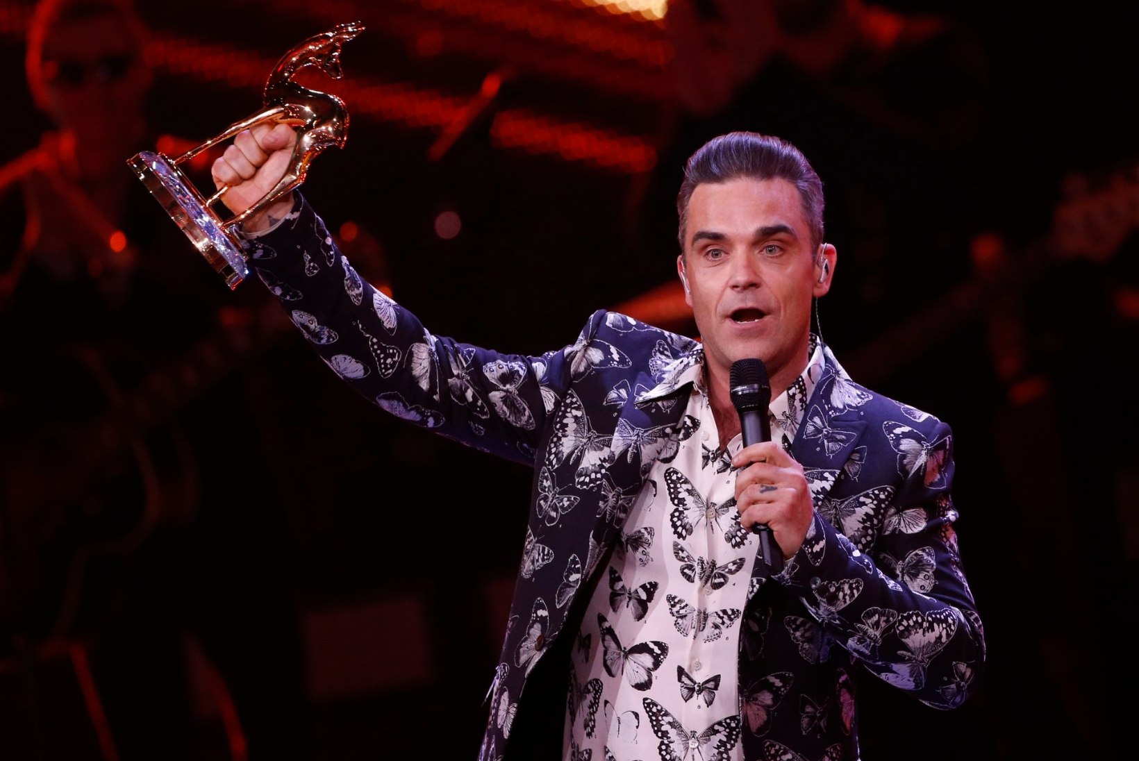 Robbie Williamsi tervis teeb muret: olin intensiivravis voolikute külge aheldatud