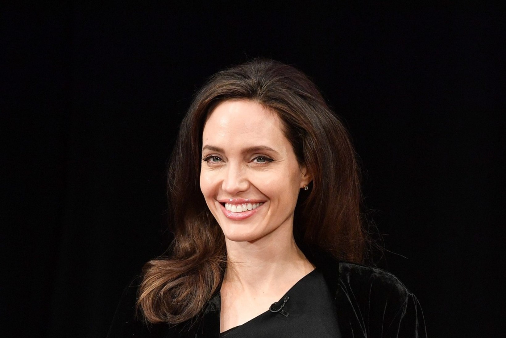 EI AINSATKI KORTSU! Kas Angelina Jolie on leidnud igavese nooruse allika?