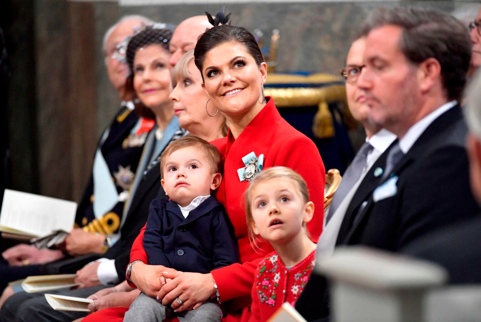 KROONPRINTSESS KÄIS KUUSKE VALIMAS: vaata, millised on jõulud Rootsi kuningakojas!