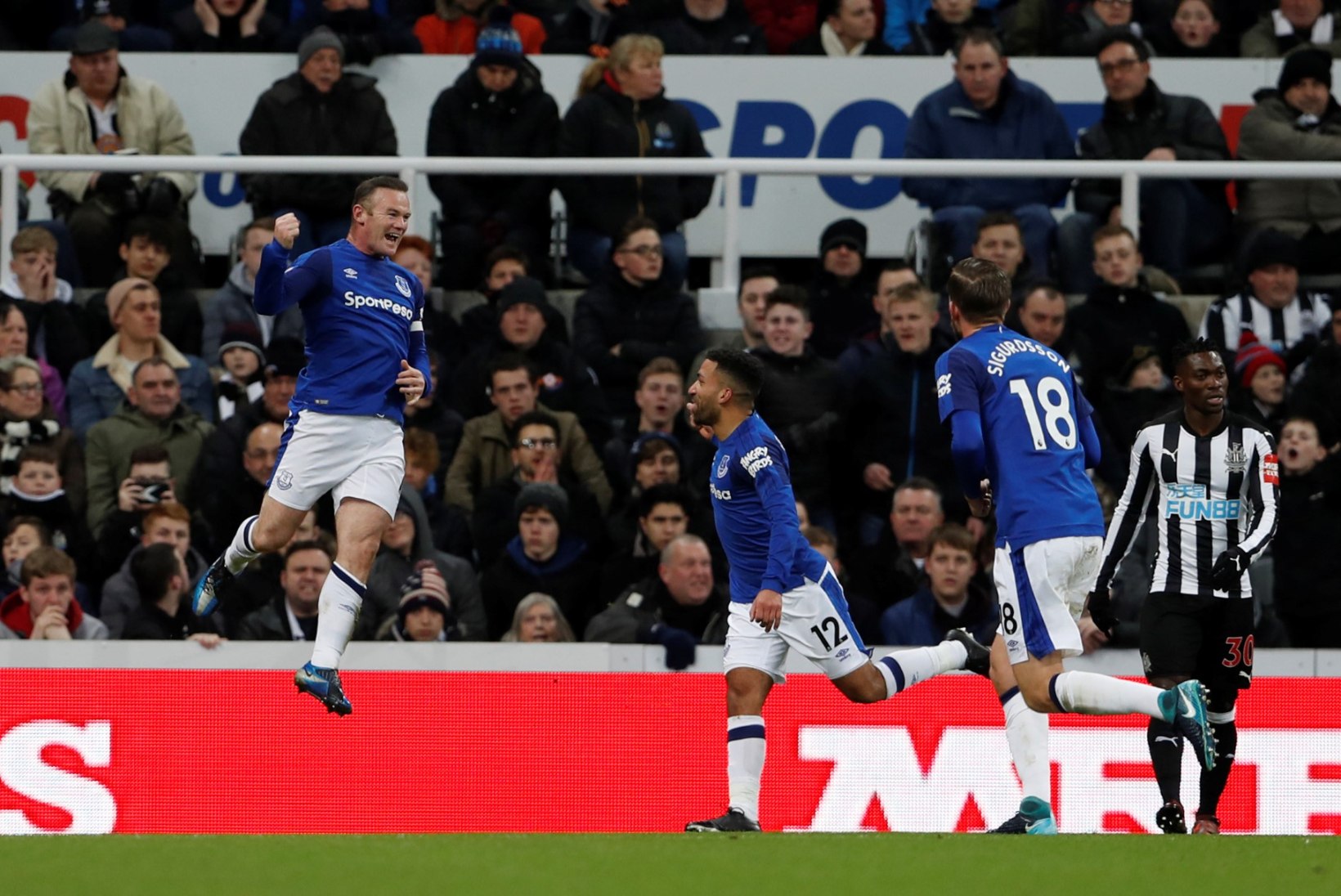 GALERII | Suur Sam tassib Evertoni tabelis kõrgemale, Rooney jätkab väravalainel