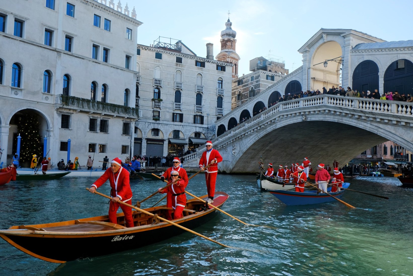 GALERII | Jõuluvanad möllasid Veneetsias!