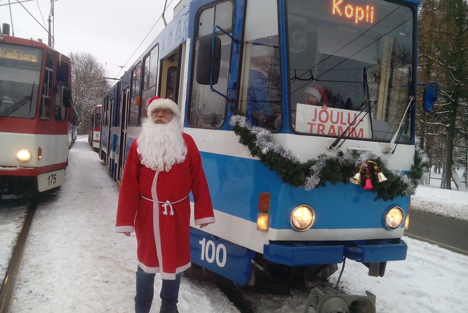 Tallinnas sõidavad jõulutramm ja -troll